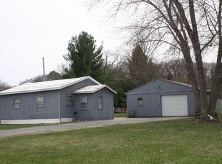 1029 Bluff Rd, Dixon, IL 61021