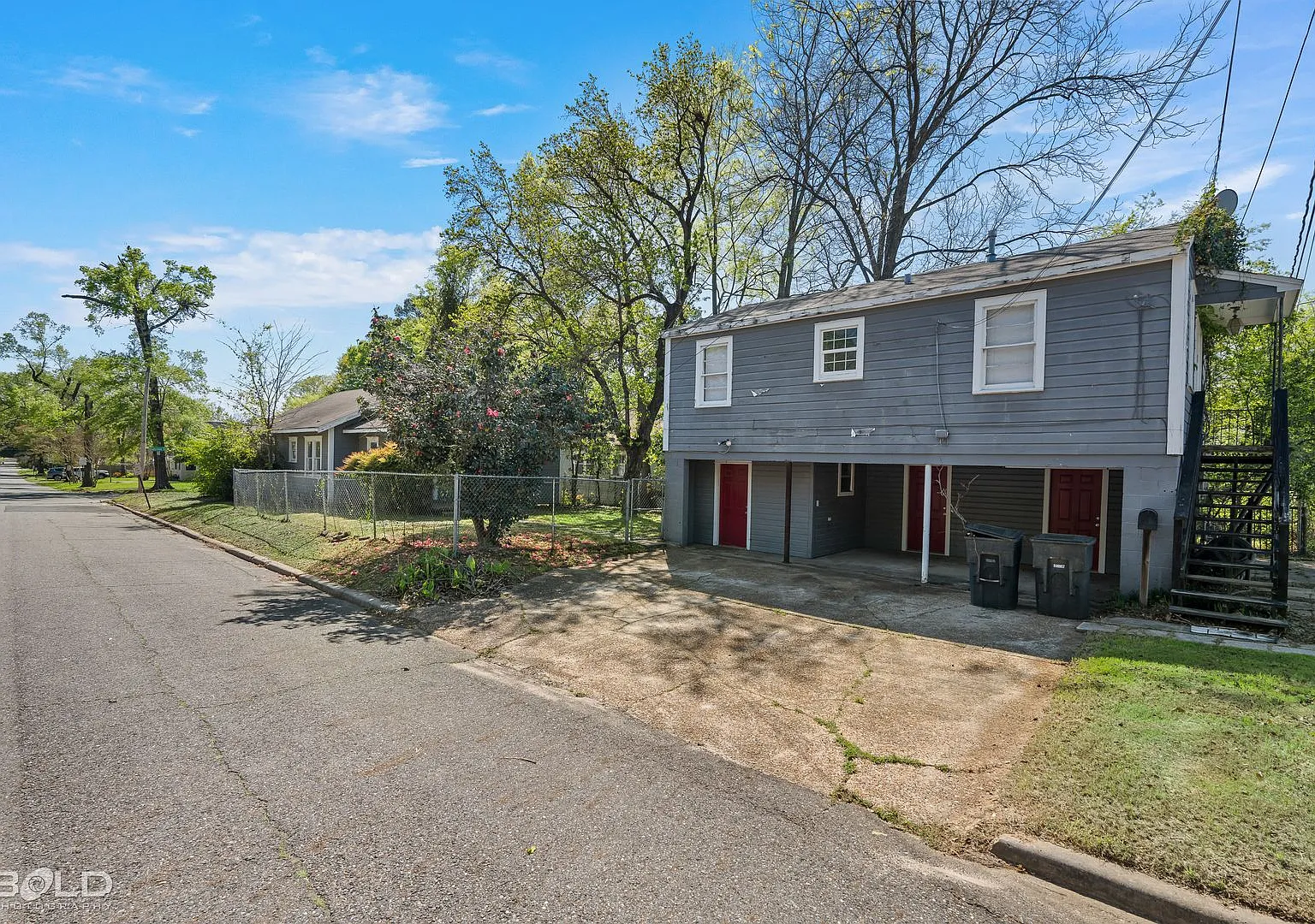 Check out this 2 bed 1 bath in South Highland — Photo 1