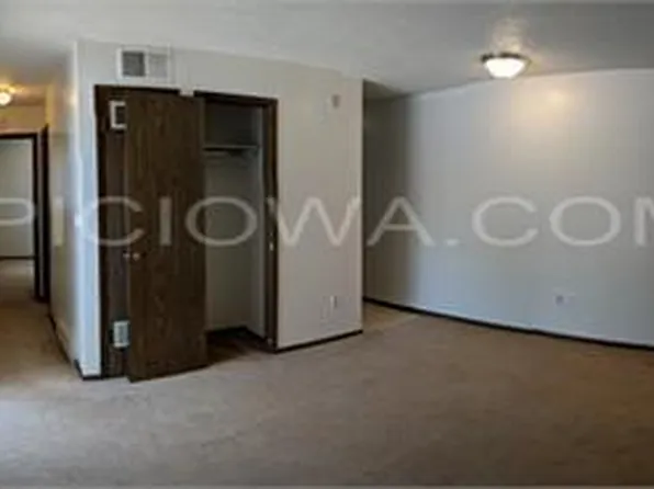 20 N 10th Ave. Hiawatha - Parklawn Apts