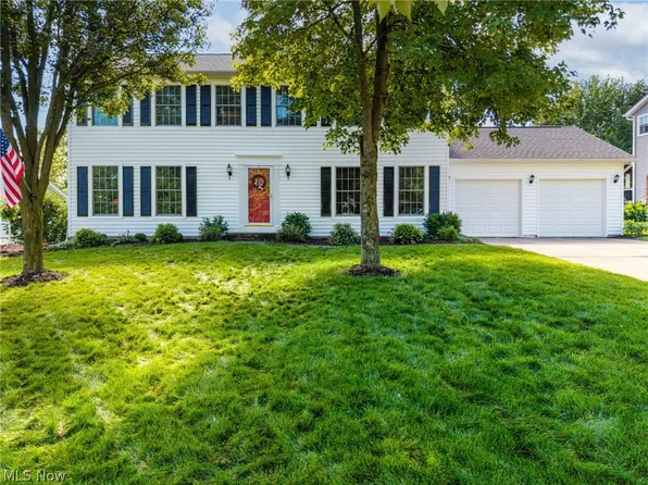 1170 Waterbury Dr, Medina, OH 44256