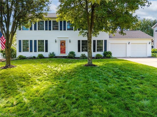 1170 Waterbury Dr, Medina, OH 44256