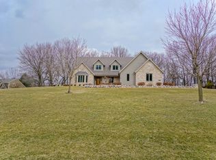 309 W Cedar Valley Rd, Delafield, WI 53018