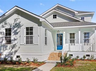 6101 Pratt Dr, New Orleans, LA 70122