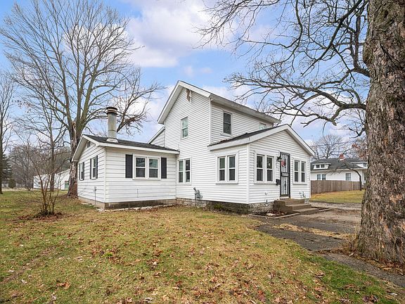 3rd image of 460 Green St