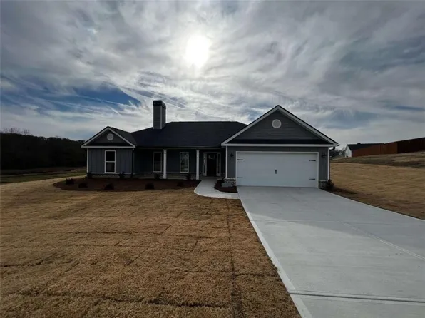 62 Advent Dr, Winder, GA 30680