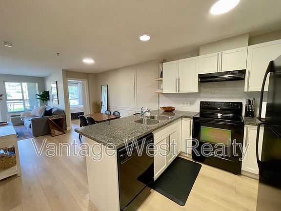 5th image of 1093 Sunset Dr #208