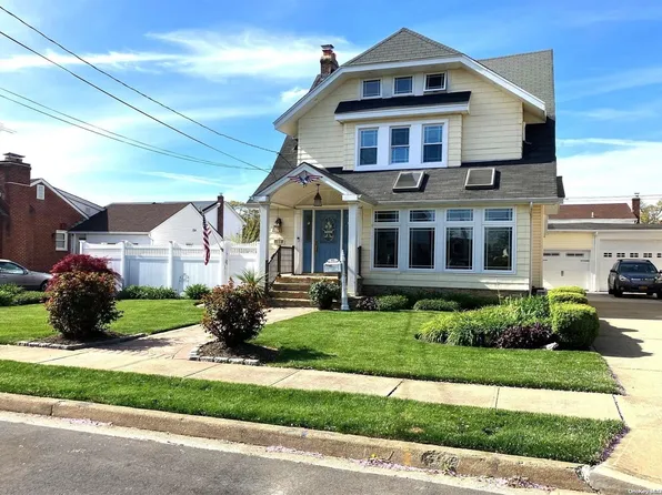 61 New York Avenue, Massapequa, NY 11758
