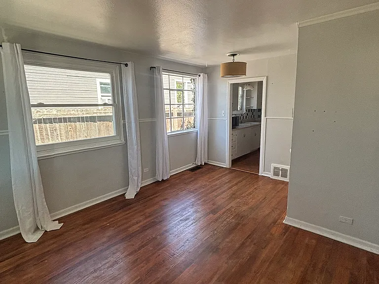 1412 N Valentia St — Photo 5