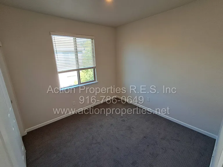 2136 Malibu Pl — Photo 23