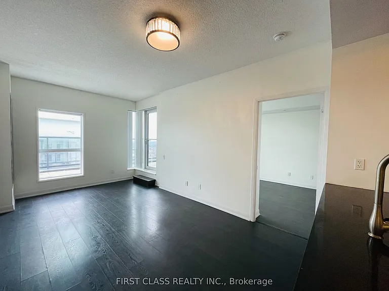 5168 Yonge St #Penthouse 305 — Photo 7