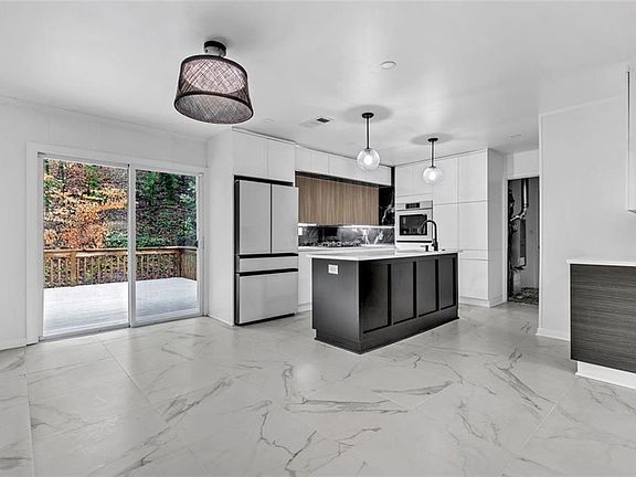 5th image of 1595 Moncrief Cir