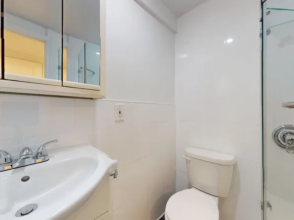 156 Wythe Avenue image 9 of 14