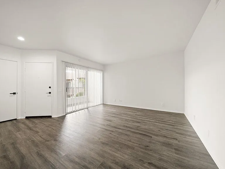 730 Pine Ave. — Photo 22