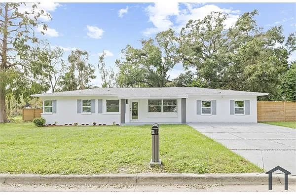 Building Photo - 704 Wood Dr