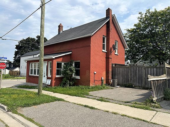 2nd image of 21 Maple St #1