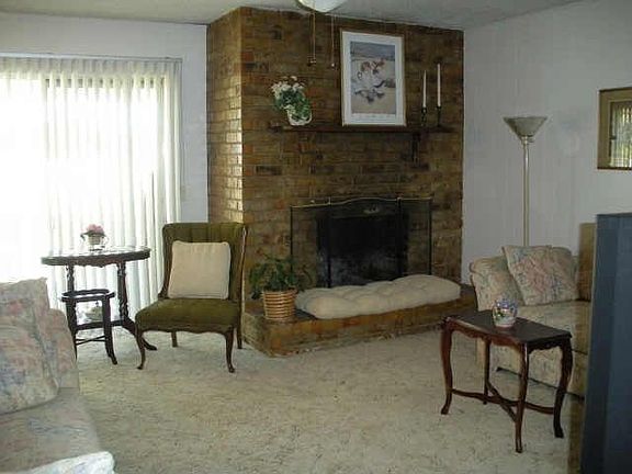 5th image of 315 W Fain St