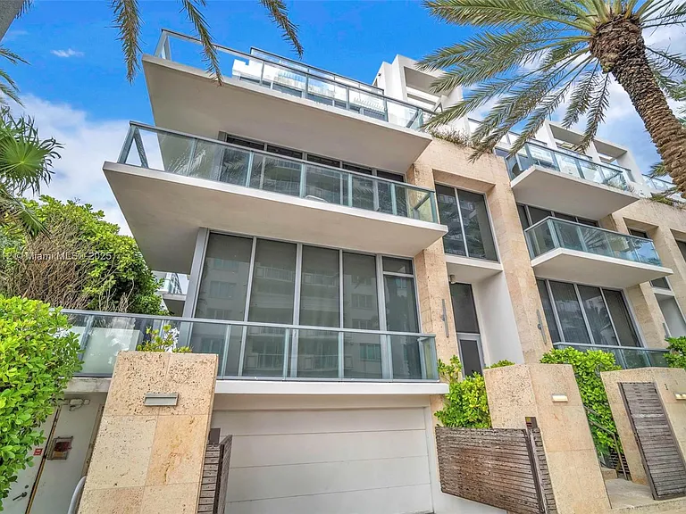 9501 Collins Ave #1 — Photo 11
