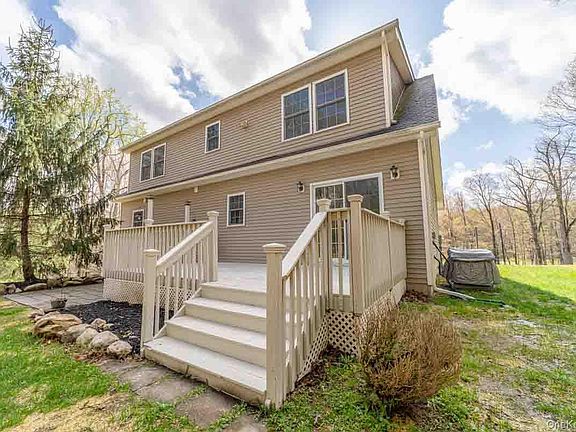 3rd image of 6 Stonybrook Road