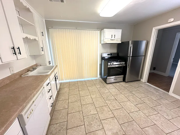 6024 E King St — Photo 12
