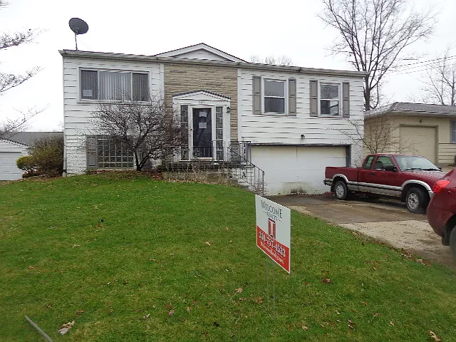 3071 Red Fox Run Dr NW photo 1