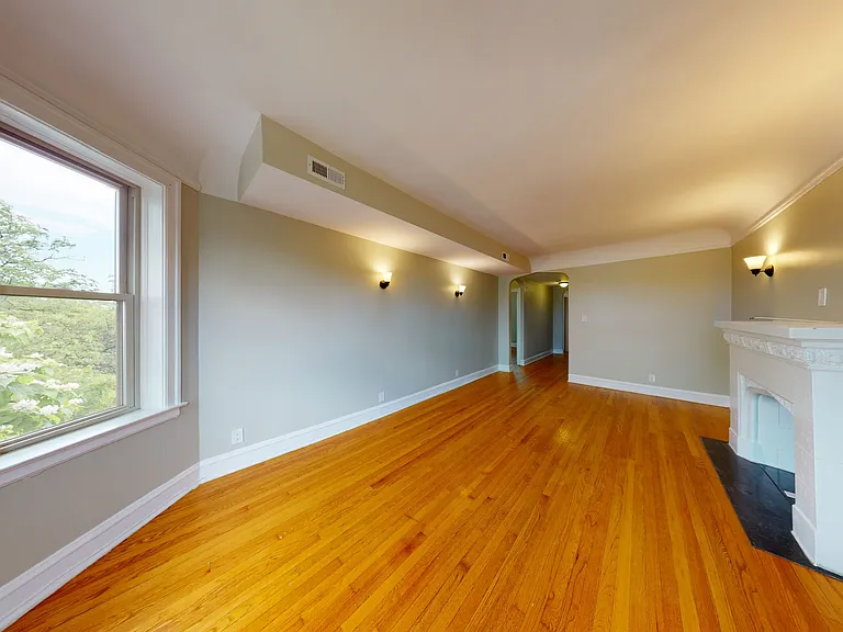 3057 N Troy St #3 — Photo 5