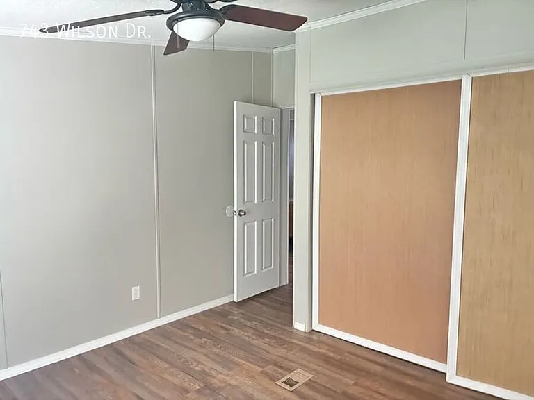 743 E Wilson Dr — Photo 16