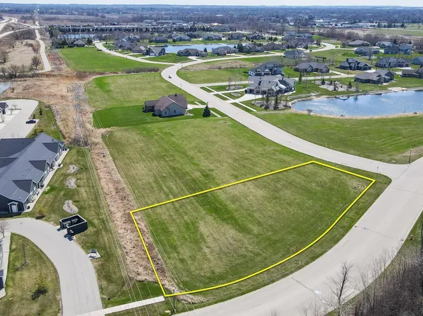 551 N Country Ln #38, Fond Du Lac, WI 54935