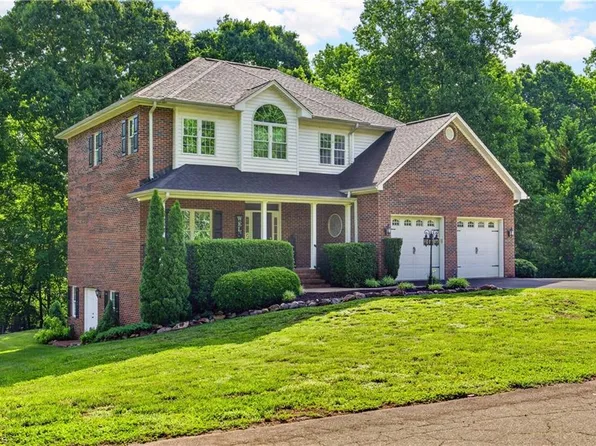 1380 Ridgewood Cir, Asheboro, NC 27203