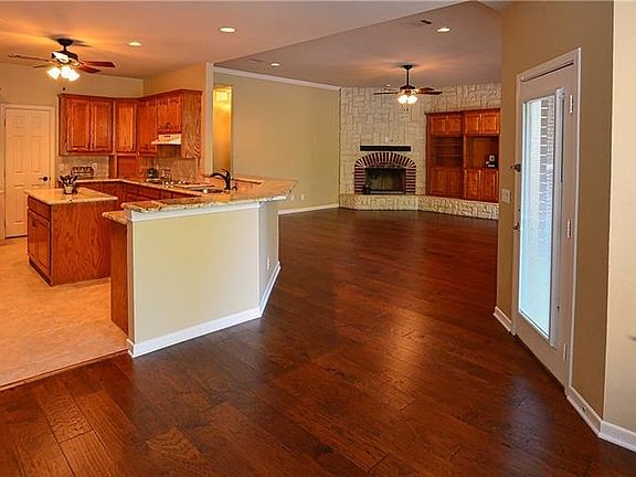 5th image of 1541 Brook Ln