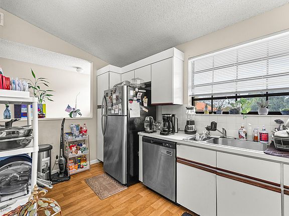 4th image of 906 Congressional Way #906