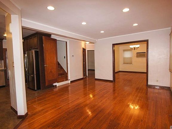 3rd image of 8228 246th St