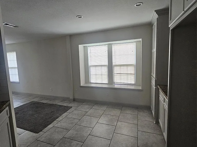 3206 Pebble Lake Dr — Photo 10