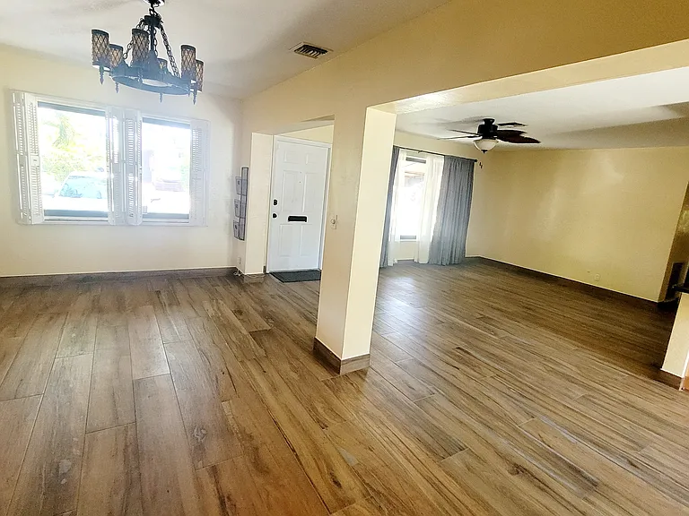 1124 NE 7th St — Photo 24
