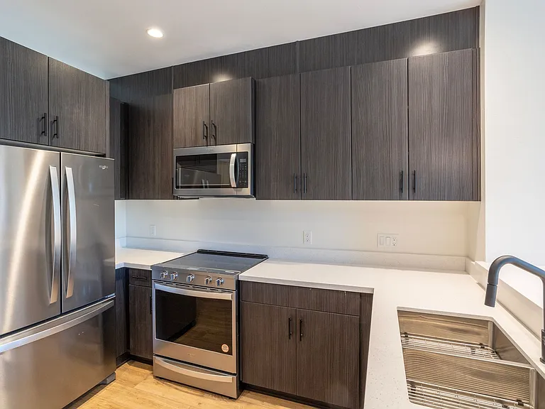 Newly Built Luxury Apartments in San Luis Obispo "Little Italy" — Photo 6