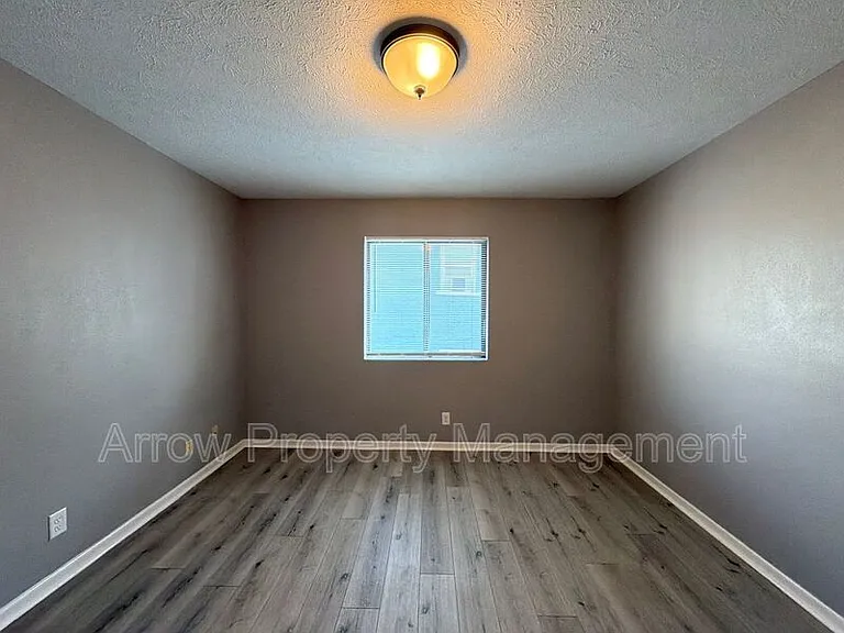 922 A St #4 — Photo 9