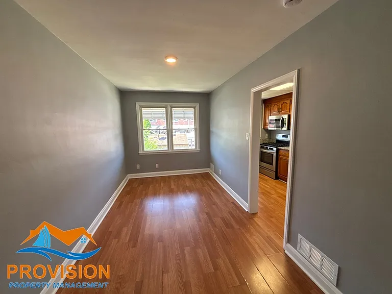 120 Kingston Rd — Photo 4