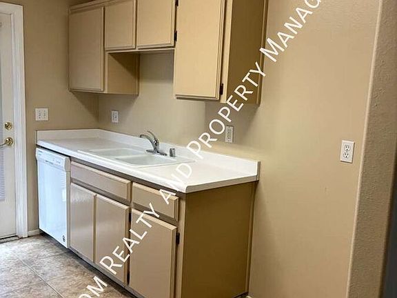 3rd image of 1327 Reddick Ln #4