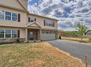 113 Crest Vw, Carlisle, PA 17013