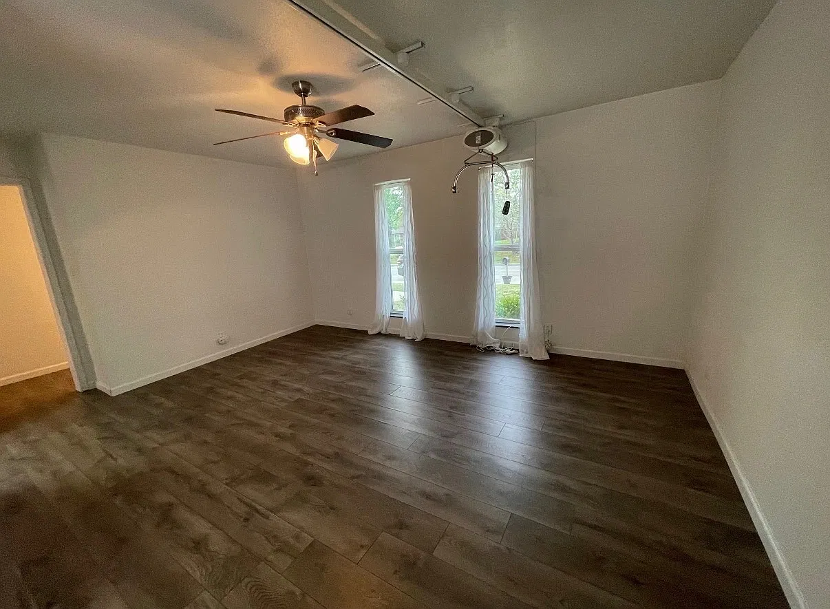 3 bed, 1798 sqft, $2,450 — Photo 3