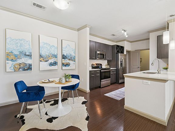 The View at Crown Ridge apartments community photo