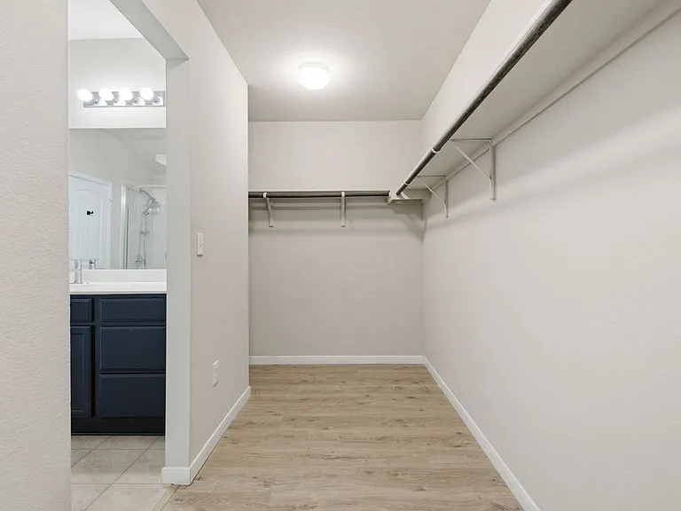 5813 Roderick Dr — Photo 19
