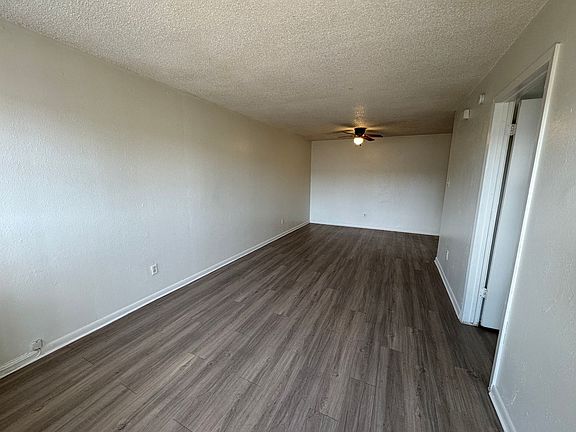 3rd image of 503 Sunset Ln #2
