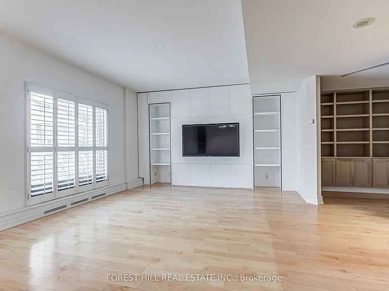 38 Avenue Rd #201 — Photo 9