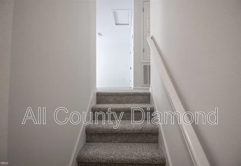 30 Sandywoods Ct — Photo 15