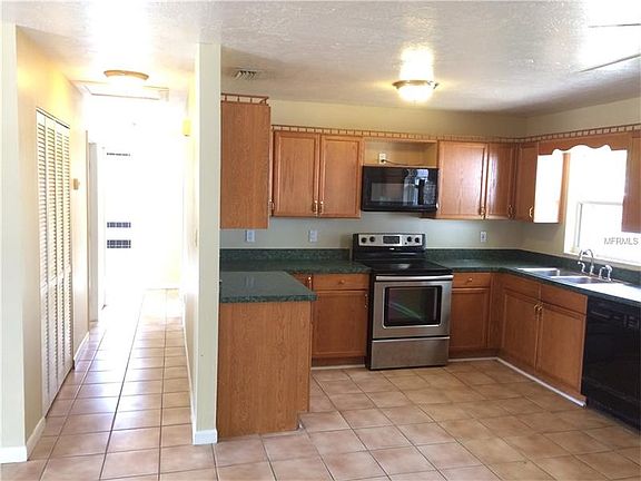 5th image of 560 E Rainero St