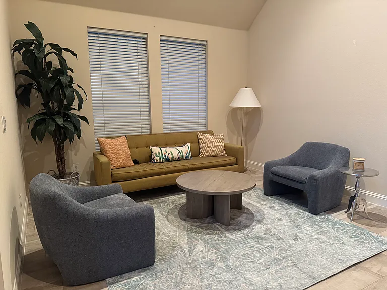 Wyndsor Creek Dr — Photo 7
