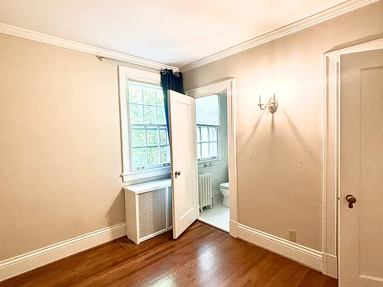 613 Saint James St #613 — Photo 2
