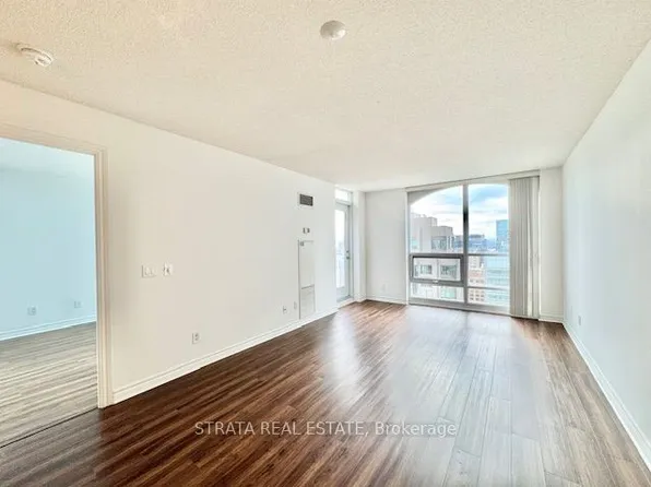 763 Bay St, Toronto, ON