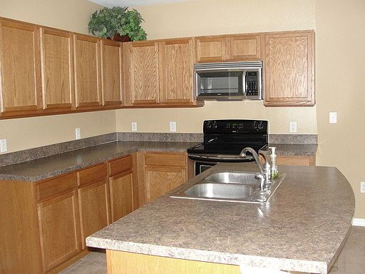 4th image of 2228 7 Oaks Dr