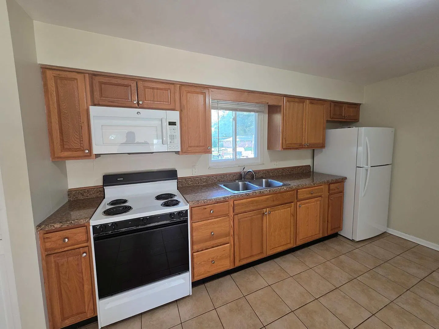 2 bed, 1.0 bath, 945 sqft, $850 — Photo 4